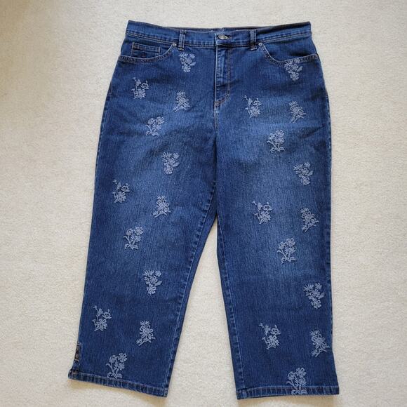 Gloria Vanderbilt Amanda 12 Embroidered Cropped Denim Jeans All Around Slimming - Picture 1 of 16